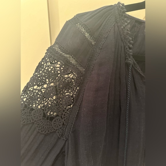 Sunday’s navy top with place trim - Picture 2 of 3